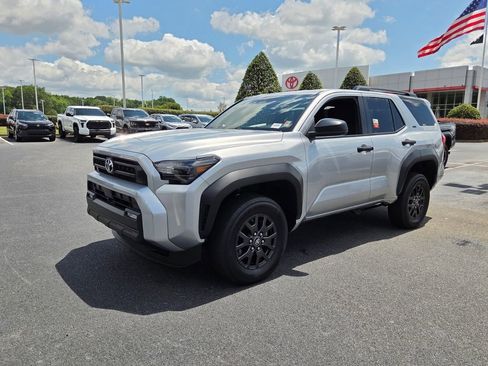 Certified 2025 Toyota 4Runner SR5 AWD/4WD image 3