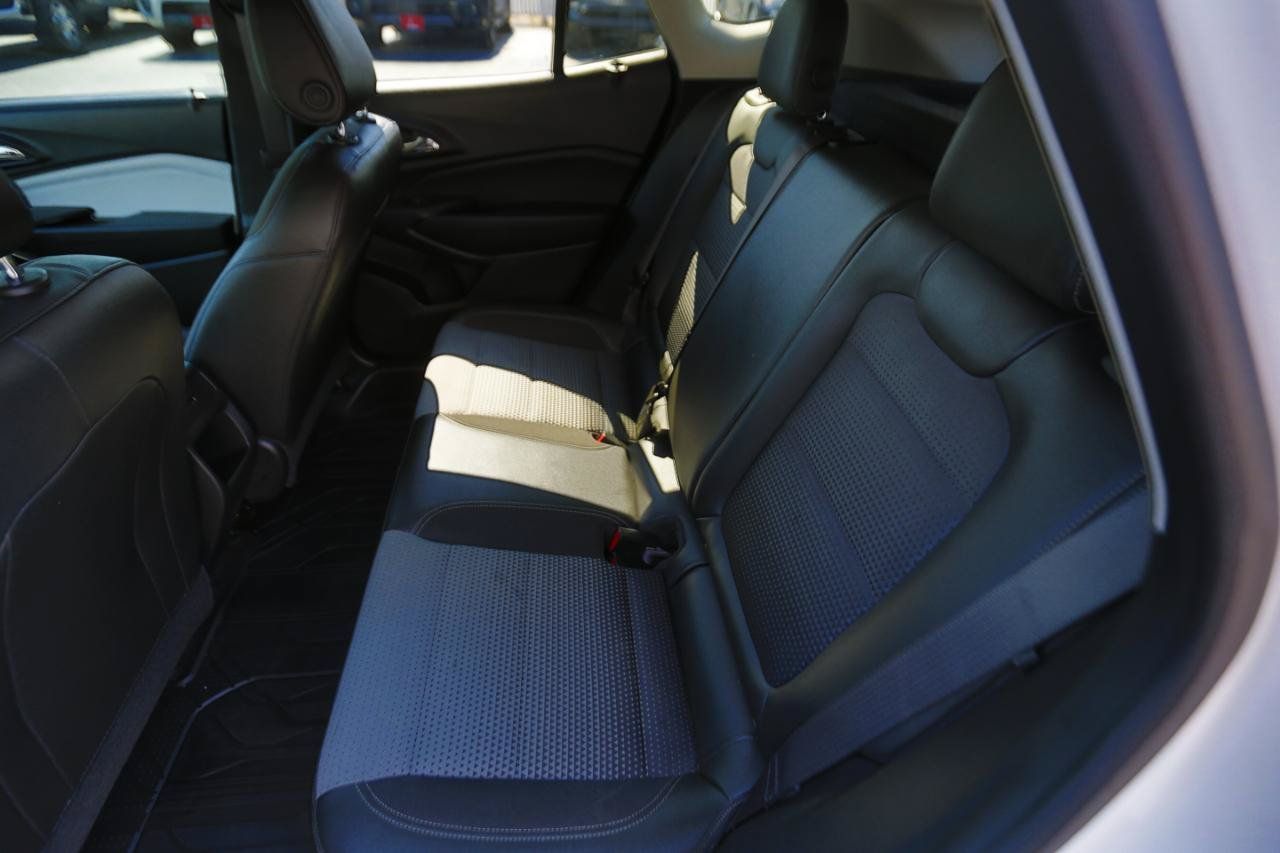 Used 2024 Chevrolet Trax LT w/ Driver Confidence Package FWD image 10