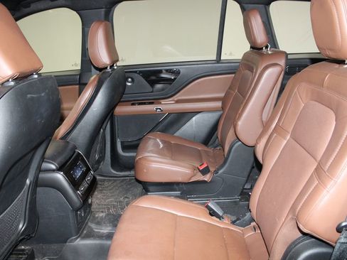 Used 2022 Lincoln Aviator Reserve w/ Equipment Group 201A image 18