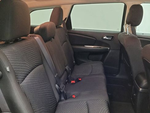 Used 2017 Dodge Journey SXT w/ Comfort/Convenience Group image 19