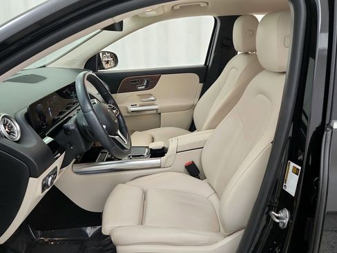 Used 2023 Mercedes-Benz GLA 250 4MATIC w/ Premium Package image 21
