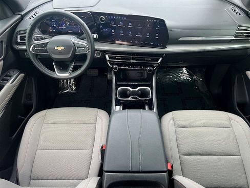 Used 2024 Chevrolet Traverse LT image 17