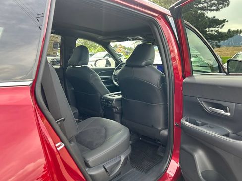 Used 2025 Toyota Grand Highlander AWD Hybrid image 15