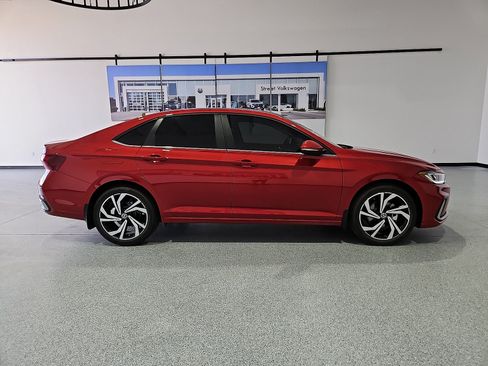 New 2026 Volkswagen Jetta SEL FWD image 10