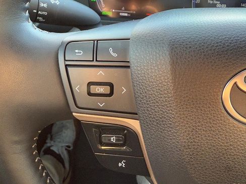 Used 2025 Toyota Crown Limited AWD (Natl) image 17