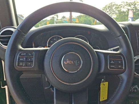 Used 2016 Jeep Wrangler Unlimited Sahara w/ Connectivity Group AWD/4WD image 18