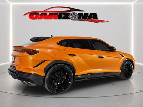 Used 2023 Lamborghini Urus Performante AWD/4WD image 4