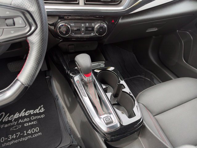 Used 2025 Chevrolet Trax RS w/ Driver Confidence Package FWD image 21