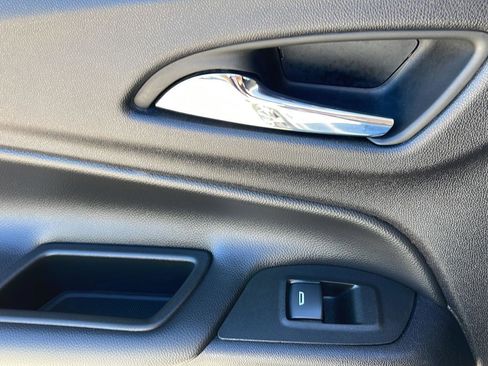 Used 2022 Chevrolet Equinox LT AWD/4WD image 18