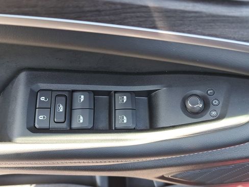 Certified 2024 Jeep Grand Cherokee Limited image 31