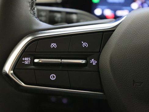 Used 2025 Chevrolet Suburban Z71 w/ Comfort Package image 22