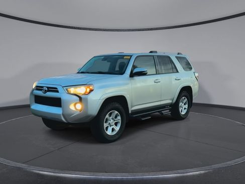 Used 2020 Toyota 4Runner SR5 Premium w/ Moonroof Package AWD/4WD image 4