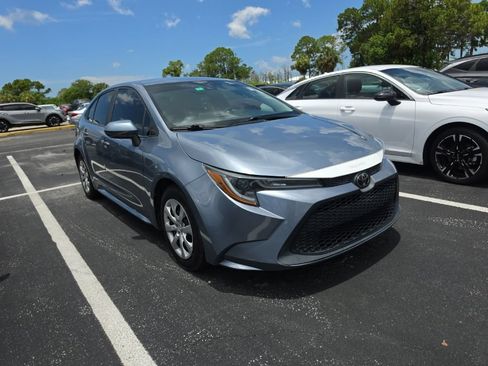 Used 2021 Toyota Corolla LE FWD image 1