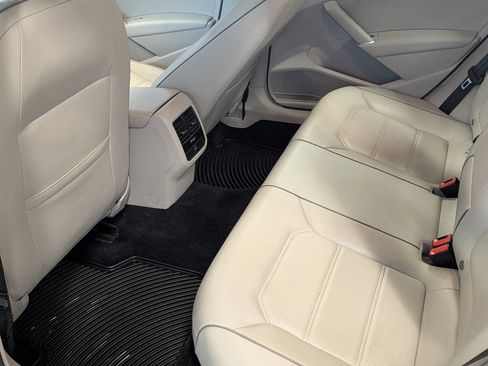 Used 2016 Volkswagen Passat 1.8T SE image 25