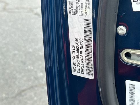 Used 2024 RAM 2500 Big Horn w/ Bed Utility Group image 28