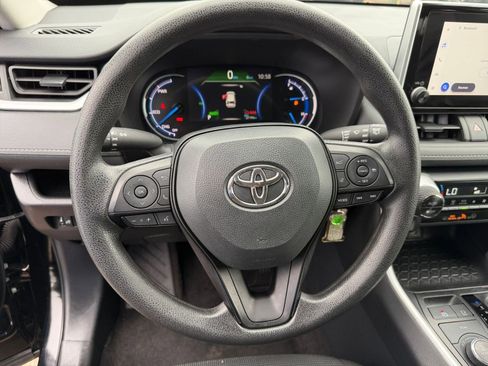 Used 2025 Toyota RAV4 LE image 27