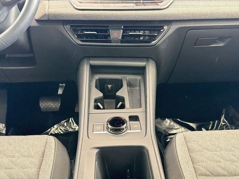 Used 2025 Volkswagen Tiguan S image 25