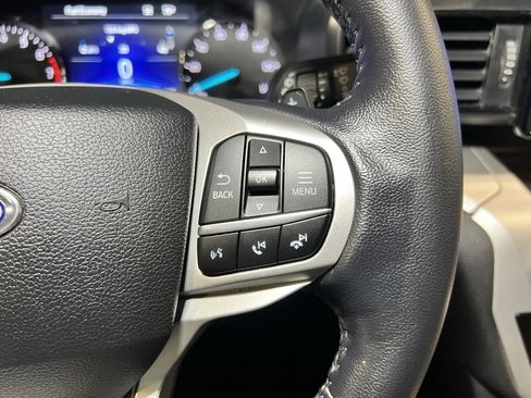 Used 2020 Ford Explorer XLT image 23
