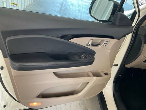 Used 2016 Honda Pilot Touring image 4