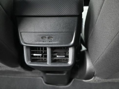 Used 2025 Chevrolet Equinox LT FWD image 16