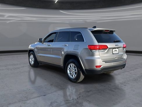 Used 2018 Jeep Grand Cherokee Laredo RWD image 4