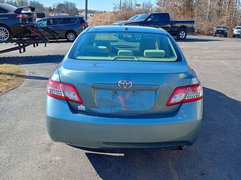 Used 2010 Toyota Camry image 4