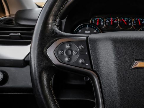 Used 2020 Chevrolet Suburban LT image 20