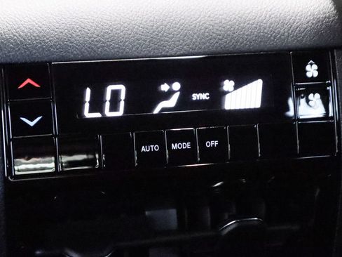 Used 2025 Jeep Grand Cherokee L Laredo w/ Luxury Tech Group I RWD image 39