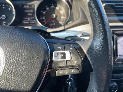 Used 2016 Volkswagen Passat 1.8T S FWD image 20