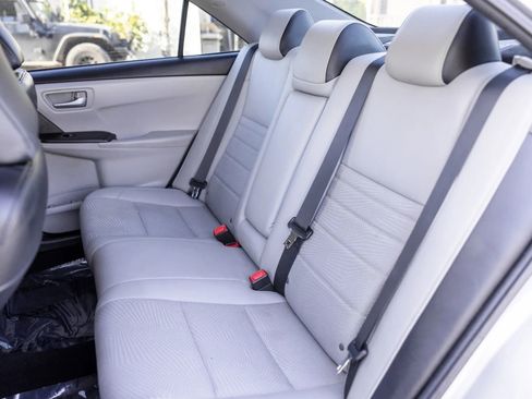 Used 2016 Toyota Camry SE image 30