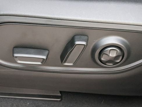 New 2025 Jeep Grand Cherokee L Laredo w/ Luxury Tech Group I RWD image 17