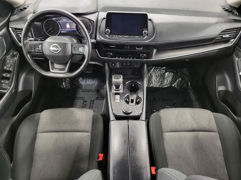 Used 2025 Nissan Rogue SV image 8