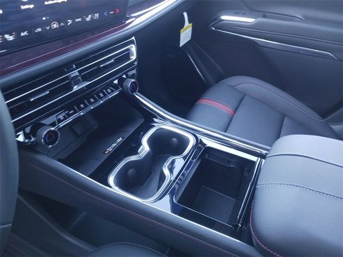 New 2026 Chevrolet Traverse RS image 11