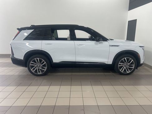 Used 2026 Cadillac Vistiq Sport w/ LPO, Floor Liner Package image 6