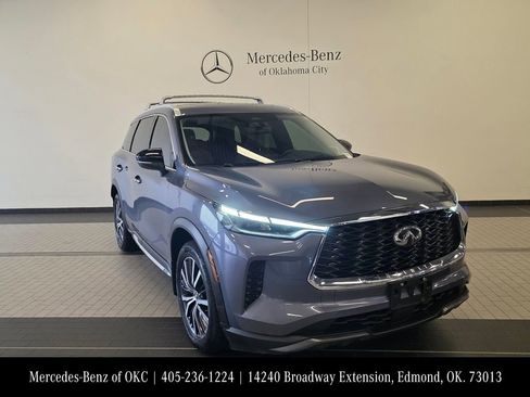 Used 2024 INFINITI QX60 Sensory w/ Vision Package image 3