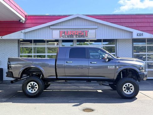 Used 2016 RAM 2500 Laramie w/ Convenience Group AWD/4WD image 2