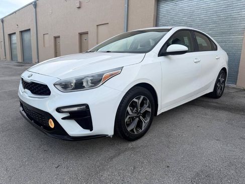 Used 2019 Kia Forte LXS FWD image 4