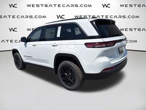 New 2026 Jeep Grand Cherokee Altitude RWD image 10