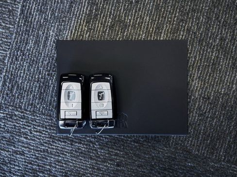 Used 2020 Rolls-Royce Wraith image 61