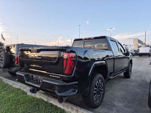 Used 2025 GMC Sierra 2500 Denali Ultimate w/ Max Trailering Package AWD/4WD image 3