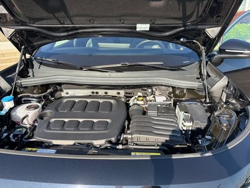 Used 2025 Volkswagen Tiguan SEL R-Line AWD/4WD image 25