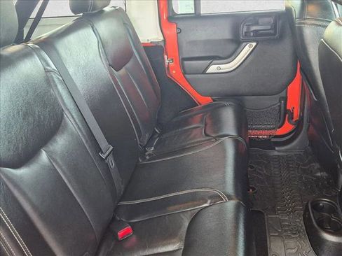 Used 2015 Jeep Wrangler Unlimited Rubicon AWD/4WD image 17