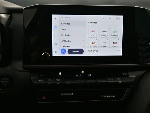 Used 2025 Toyota Camry SE w/ Convenience Package image 10