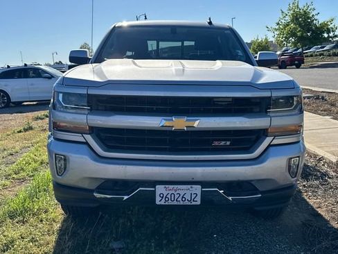Used 2018 Chevrolet Silverado 1500 LT w/ All Star Edition image 3