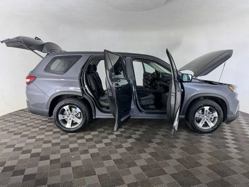 Certified 2024 Honda Pilot EX-L image 11
