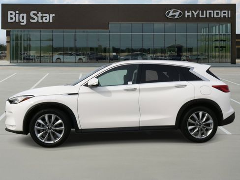 Used 2021 INFINITI QX50 Luxe image 2