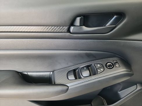 Used 2025 Nissan Altima 2.5 S FWD image 13