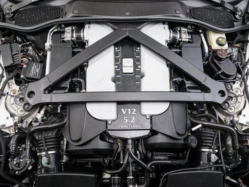Used 2018 Aston Martin DB11 V12 image 32