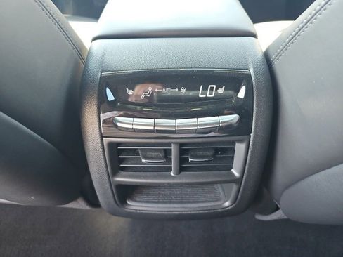 Used 2022 Cadillac XT5 Premium Luxury image 11