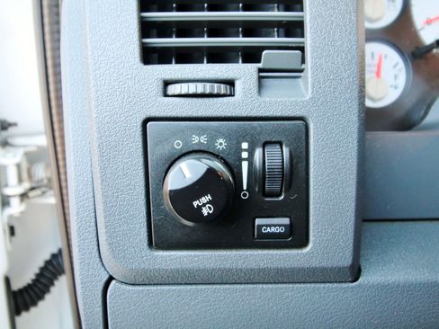 Used 2006 Dodge Ram 3500 Truck SLT image 27